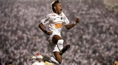 Neymar é recordista no Cartola FC. No ano de 2011 enquanto ainda atuava pelo Santos, Neymar marcou 4 gols contra o Atlético-PR totalizando 37,2 Pontos no Cartola FC. Confira outros recordistas