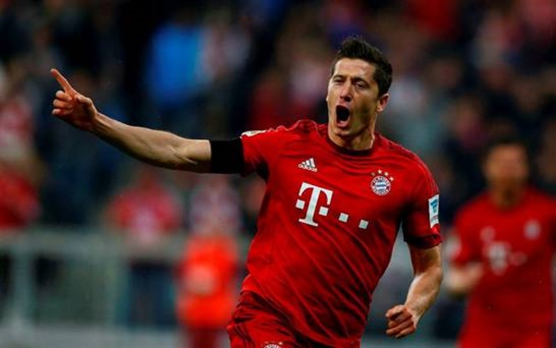 Polonês do Bayern de Munique marcou cinco gols contra o Wolfsburg e ainda carimbou a trave uma vez. A grande atuação renderia 46,10 pontos no fantasy